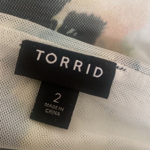 Torrid multi floral Stretch Mesh Crew Neck Ruched Top - Picture 8 of 10